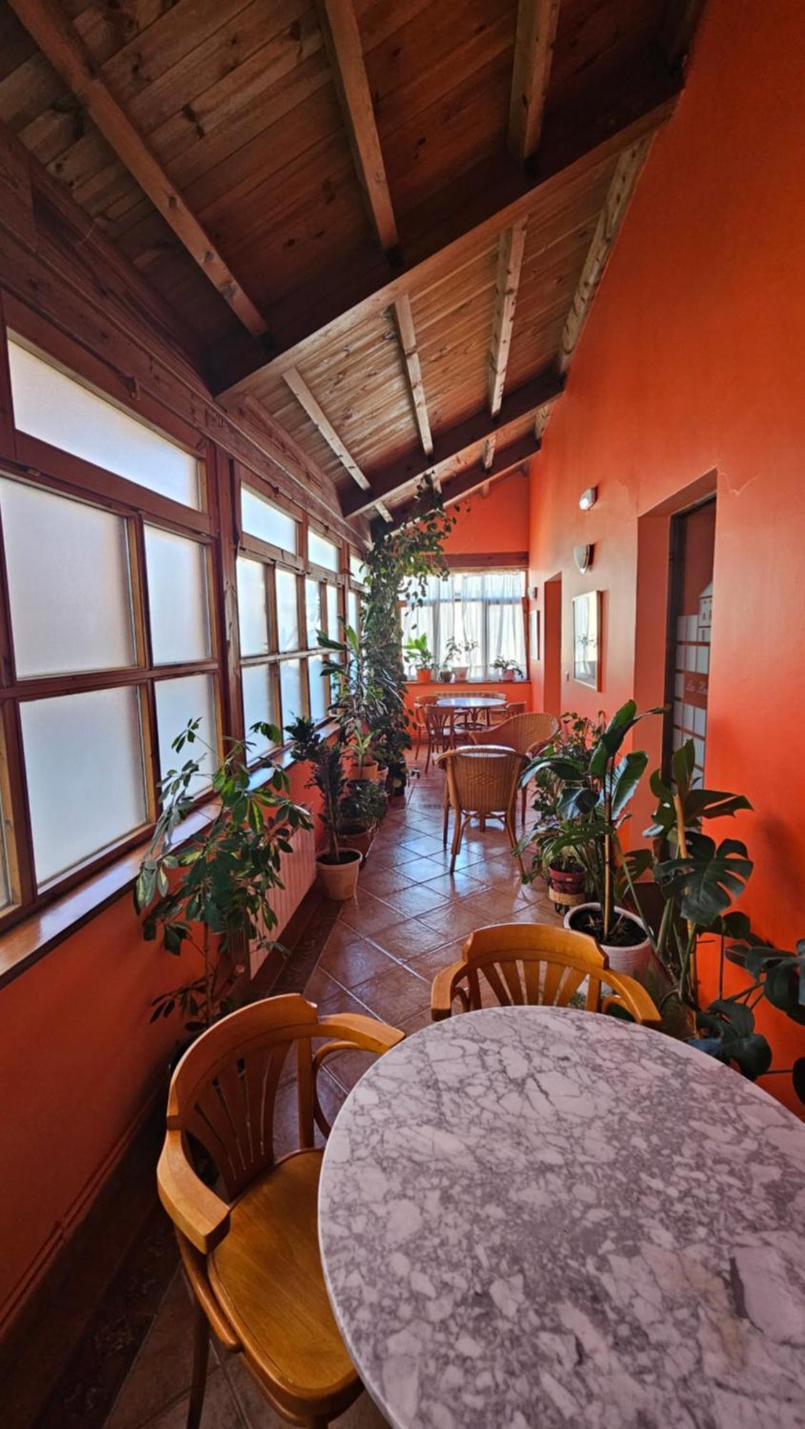 Hostal Albe Carrion De Los Condes Luaran gambar