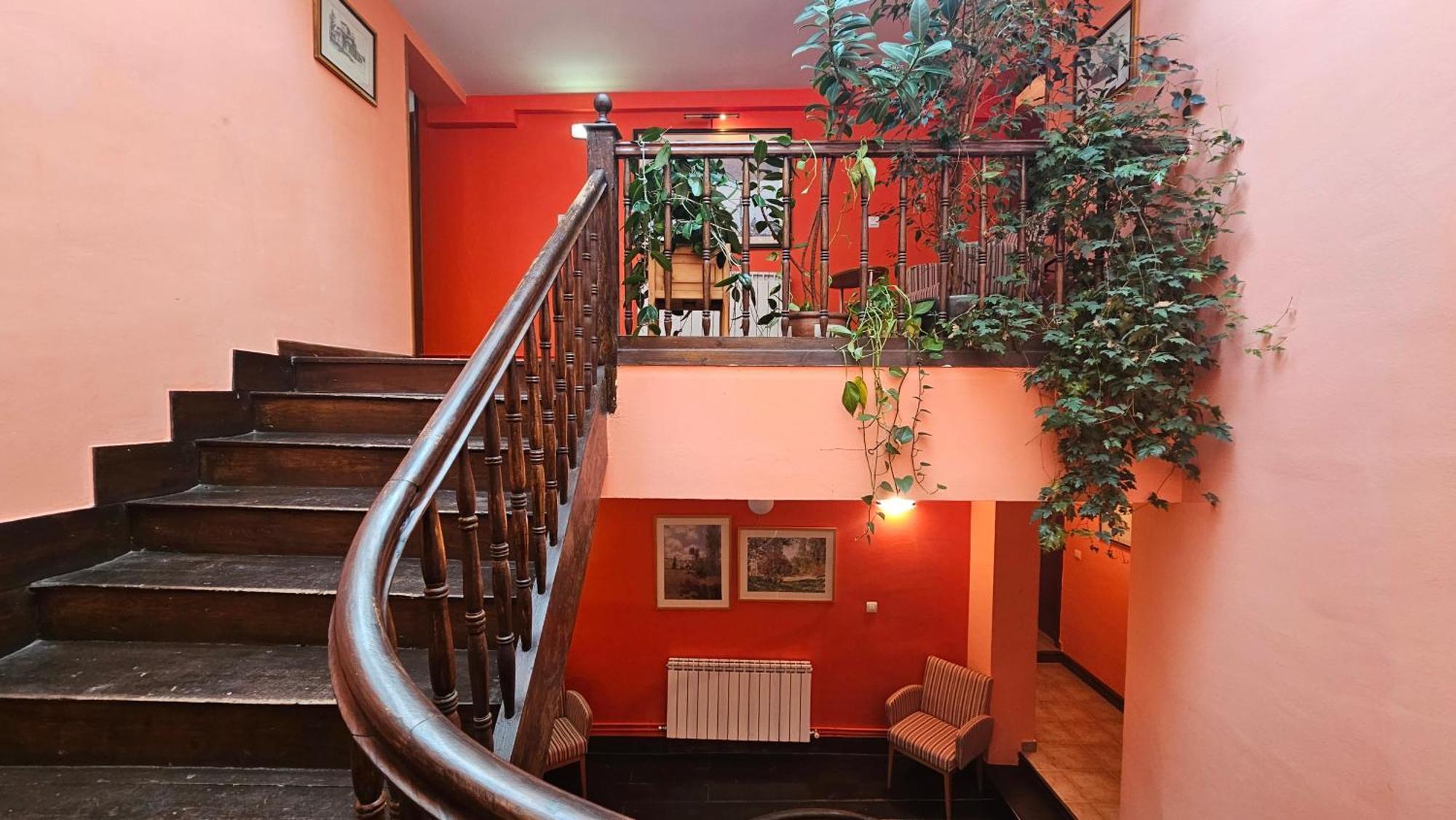 Hostal Albe Carrion De Los Condes Luaran gambar